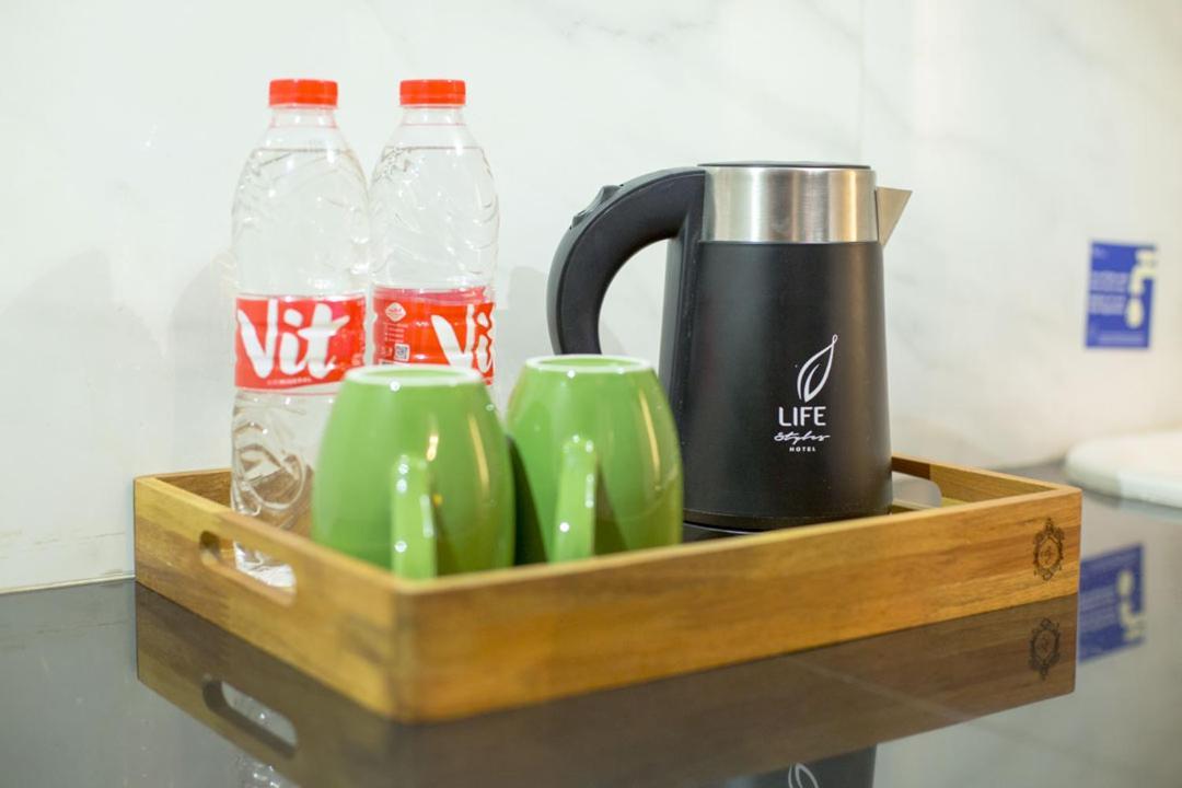 Life Emerald Hotel 수라바야 외부 사진
