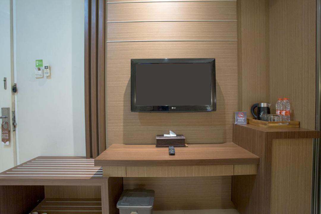 Life Emerald Hotel 수라바야 외부 사진